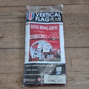 NWT Wisconsin Badgers Rose Bowl Game 2020 Vertical Flag.